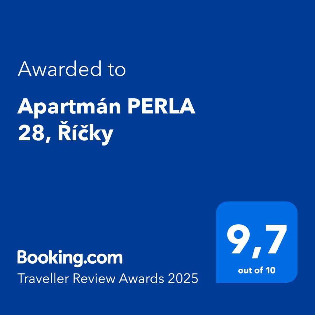Apartman Perla 28, Ricky Esterno foto